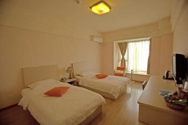 Room 11 of 23