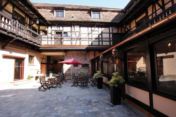 Hotel Exterior 142 of 147