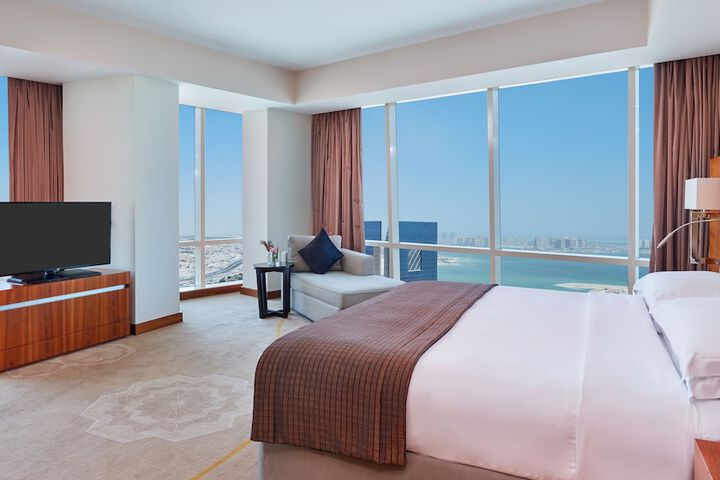 Room 8 of 180