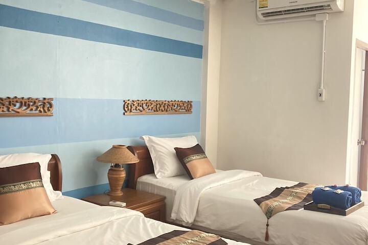 Room 12 of 51