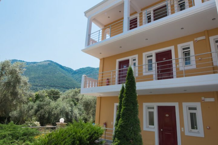 Hotel Exterior 58 of 66