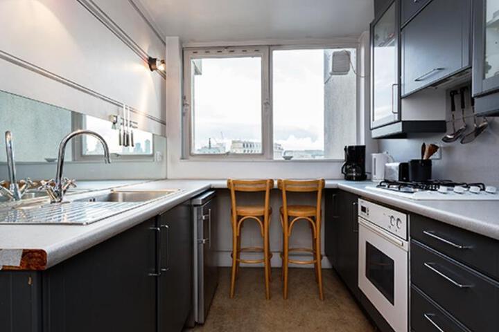 Veeve City 1 Bed on the River Thames Blackfriars