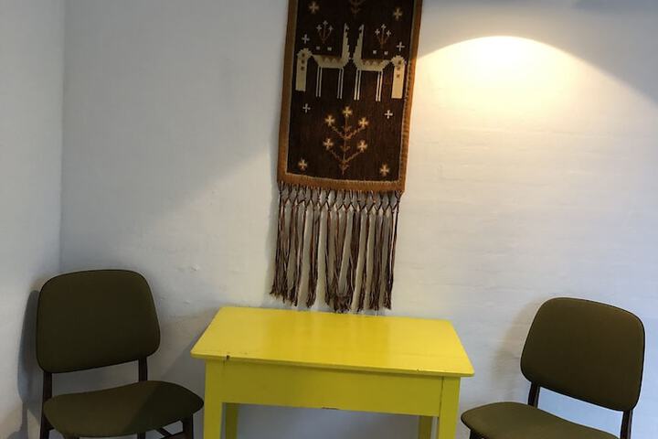 Room 7 of 99