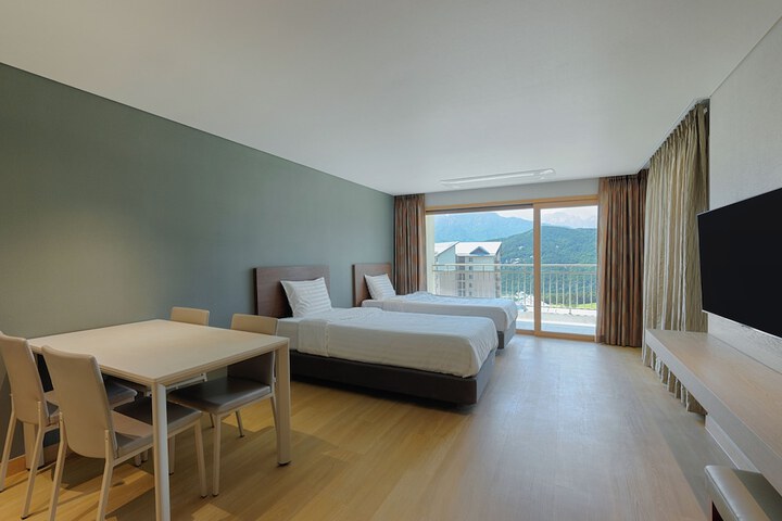 Room 43 of 110