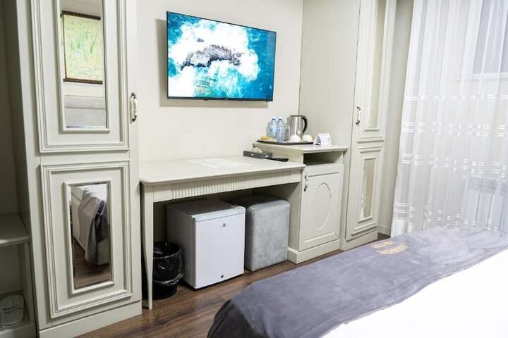 Room 43 of 84