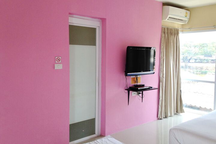 Room 10 of 36