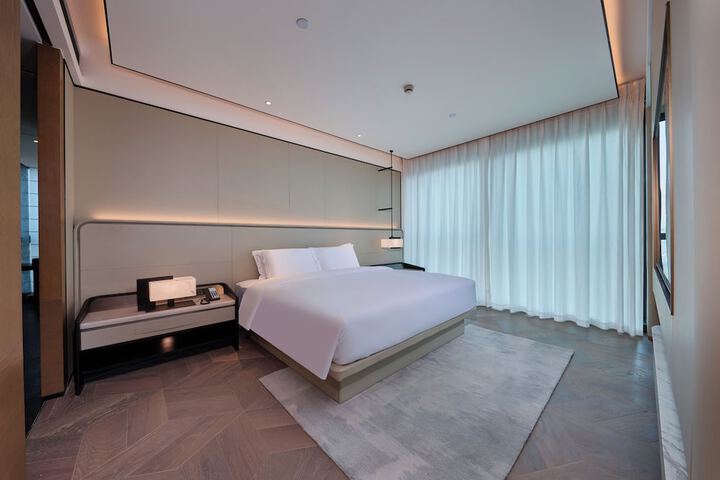 Room 13 of 24