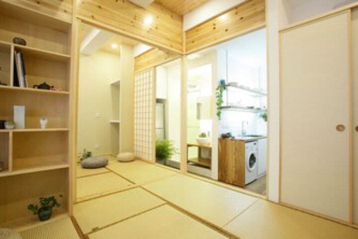 Room 27 of 37
