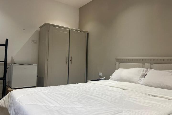 Room 6 of 31