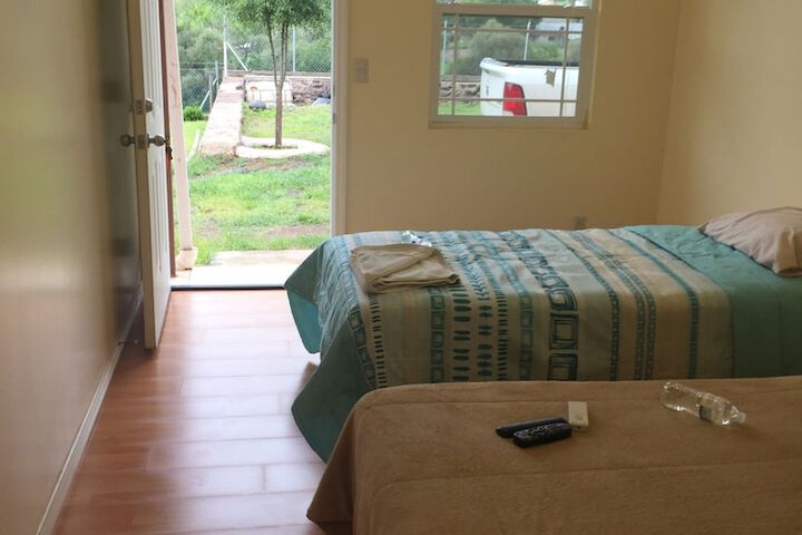 Room 4 of 10