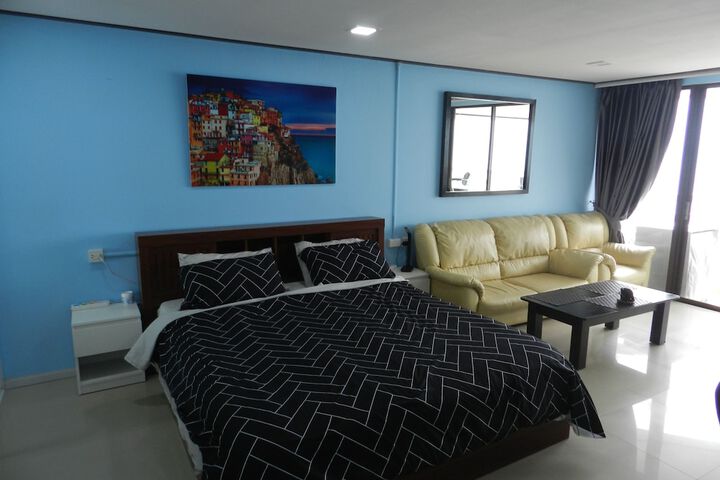 Room 98 of 259