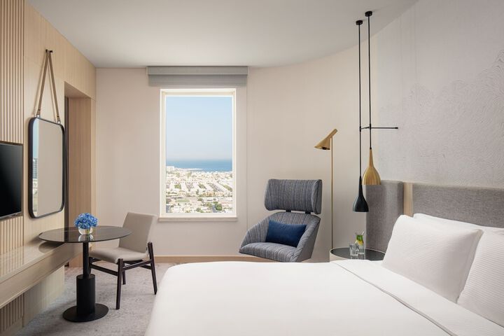 Room 42 of 135