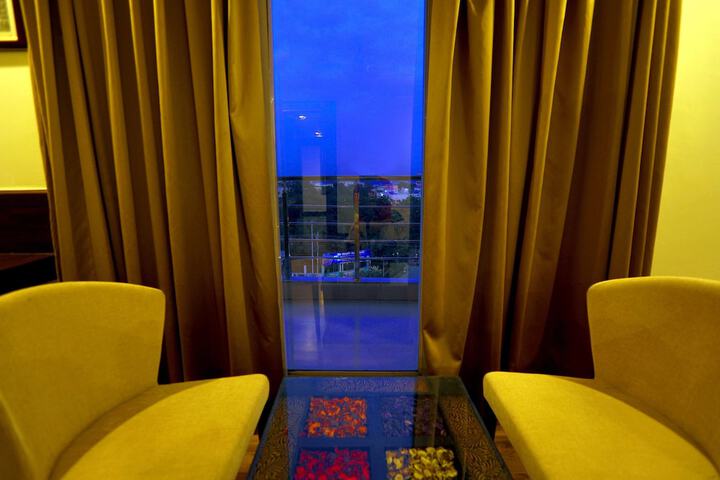 Room 6 of 24