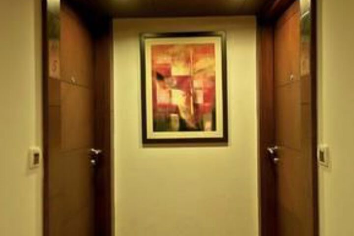 Ballroom/Hall 20 of 31