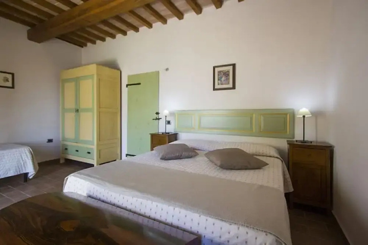 Room 2 of 19
