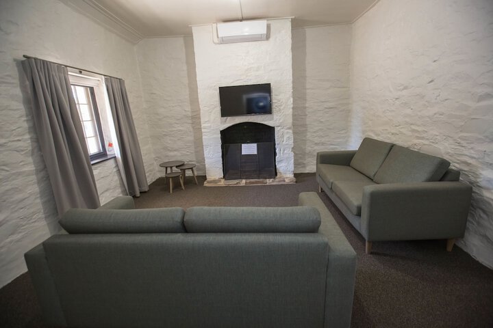 Room 16 of 25