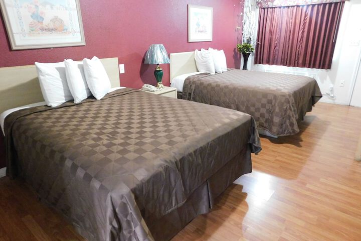 Room 5 of 17