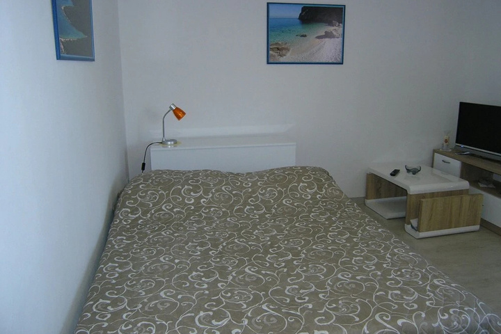 Room 3 of 9