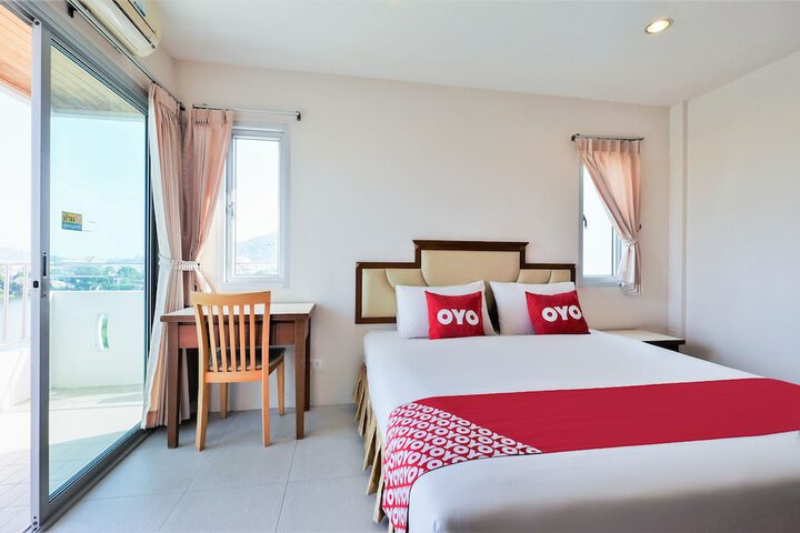Room 10 of 28