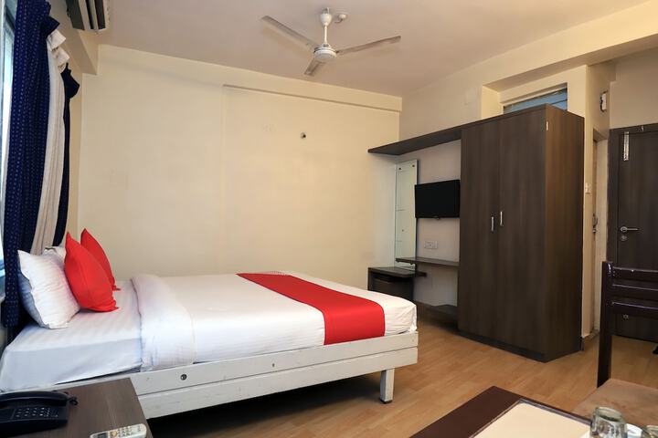 Room 9 of 19