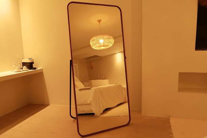 Room 17 of 53