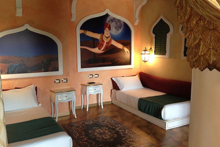 Room 8 of 40
