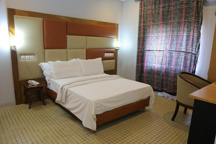Room 10 of 55