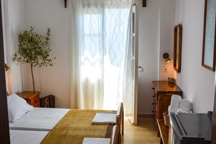 Room 4 of 60