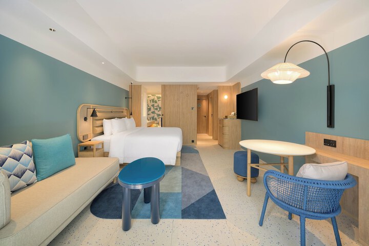 Room 44 of 226
