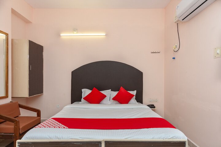 Room 14 of 16