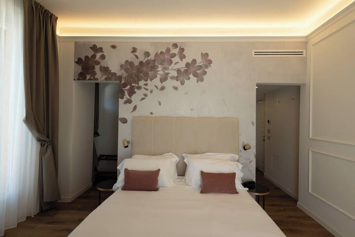 Room 28 of 118