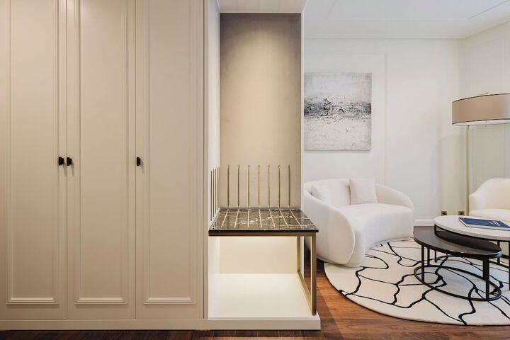 Room 43 of 150