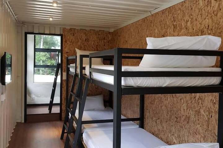 Room 16 of 73