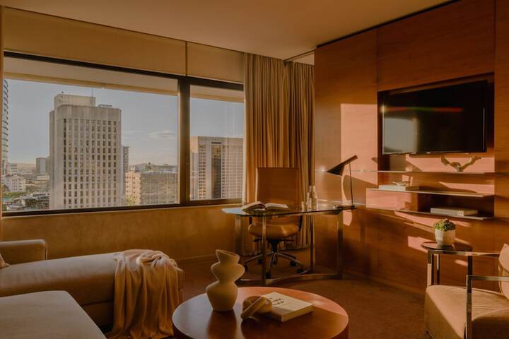 Room 11 of 107