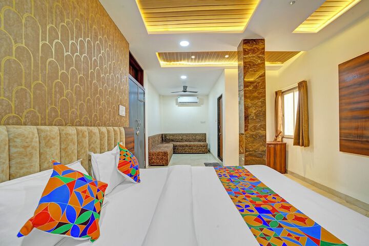 Room 13 of 26
