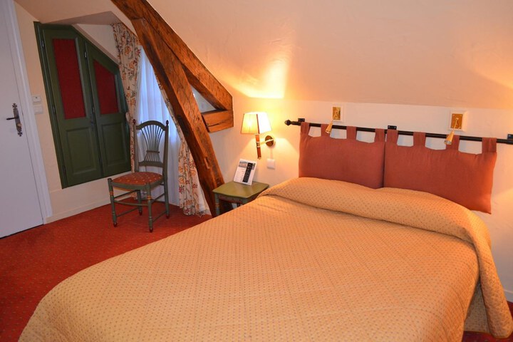 Room 16 of 49