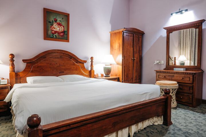 Room 4 of 101