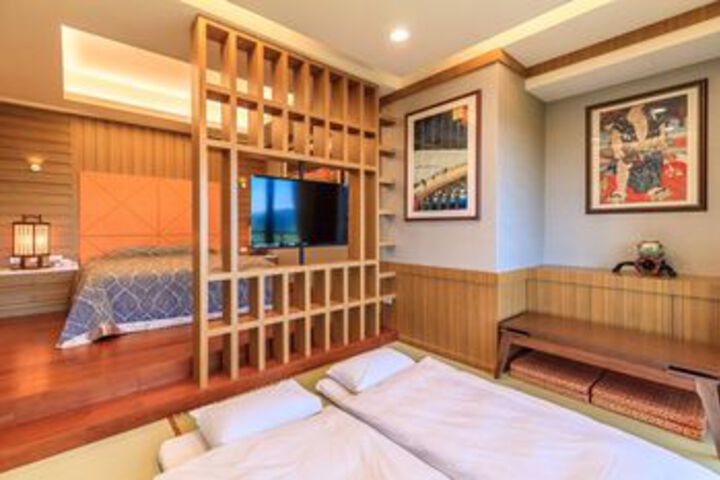 Room 44 of 79