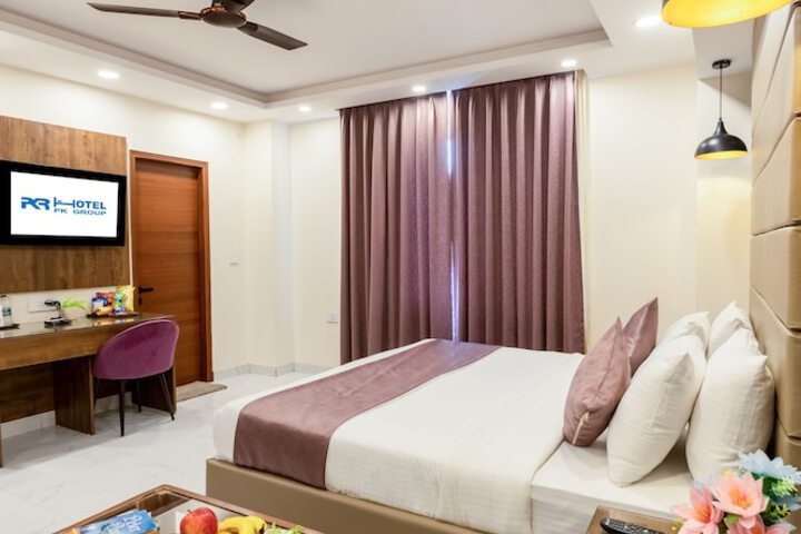 Room 3 of 24