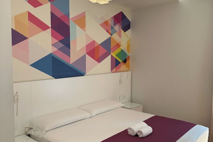 Room 6 of 68
