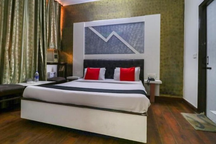 Room 3 of 9