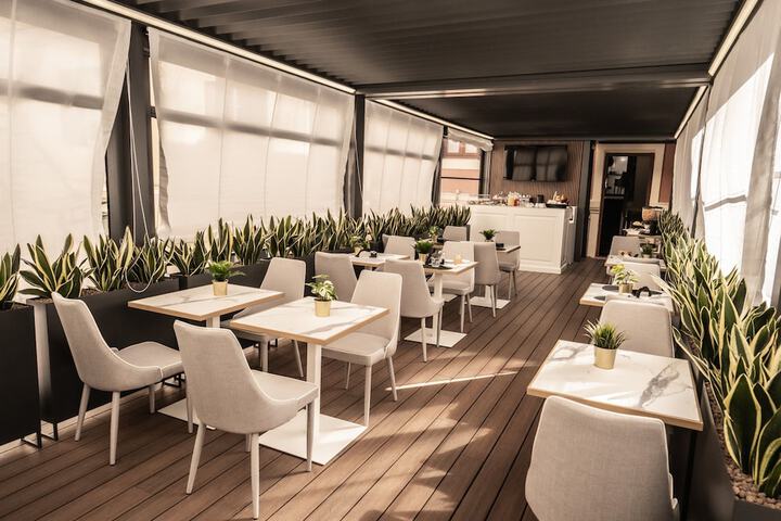 Lounge 187 of 209
