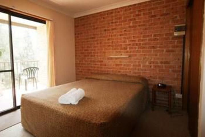 Room 6 of 17