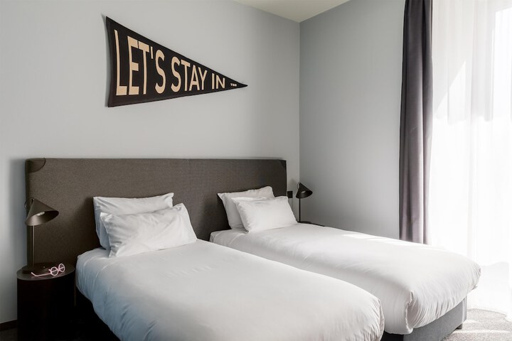 Room 28 of 123
