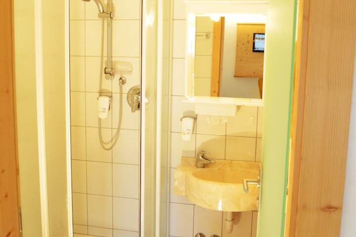 Room 45 of 69