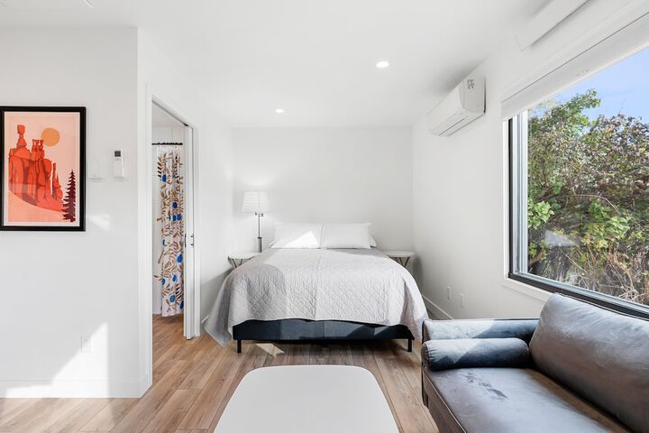 Room 2 of 35