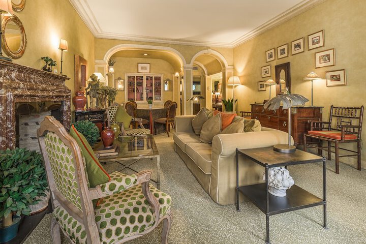 Entrance & Lobby