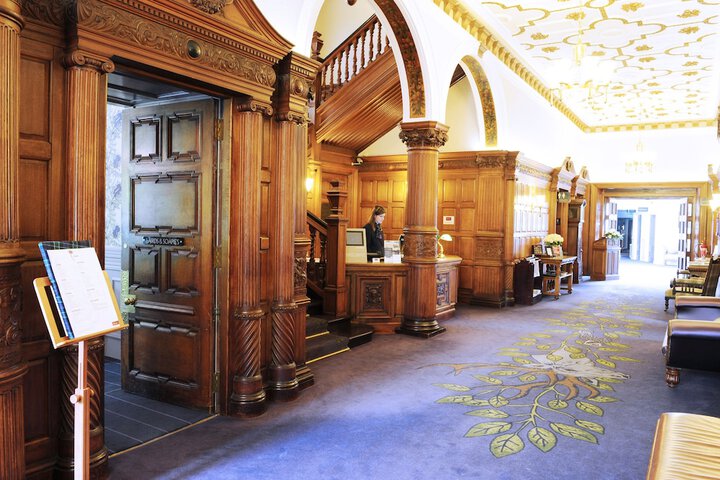 Guest Lobby