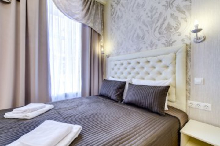 Room 2 of 74