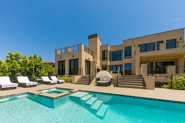 Pool 13 of 21
